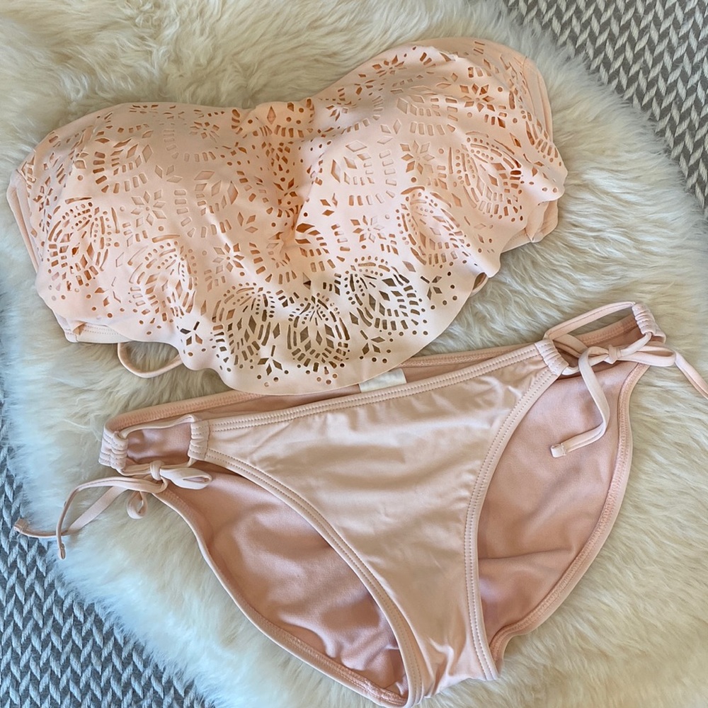 Ruffle Lasercut Strapless Bikini D/DD M